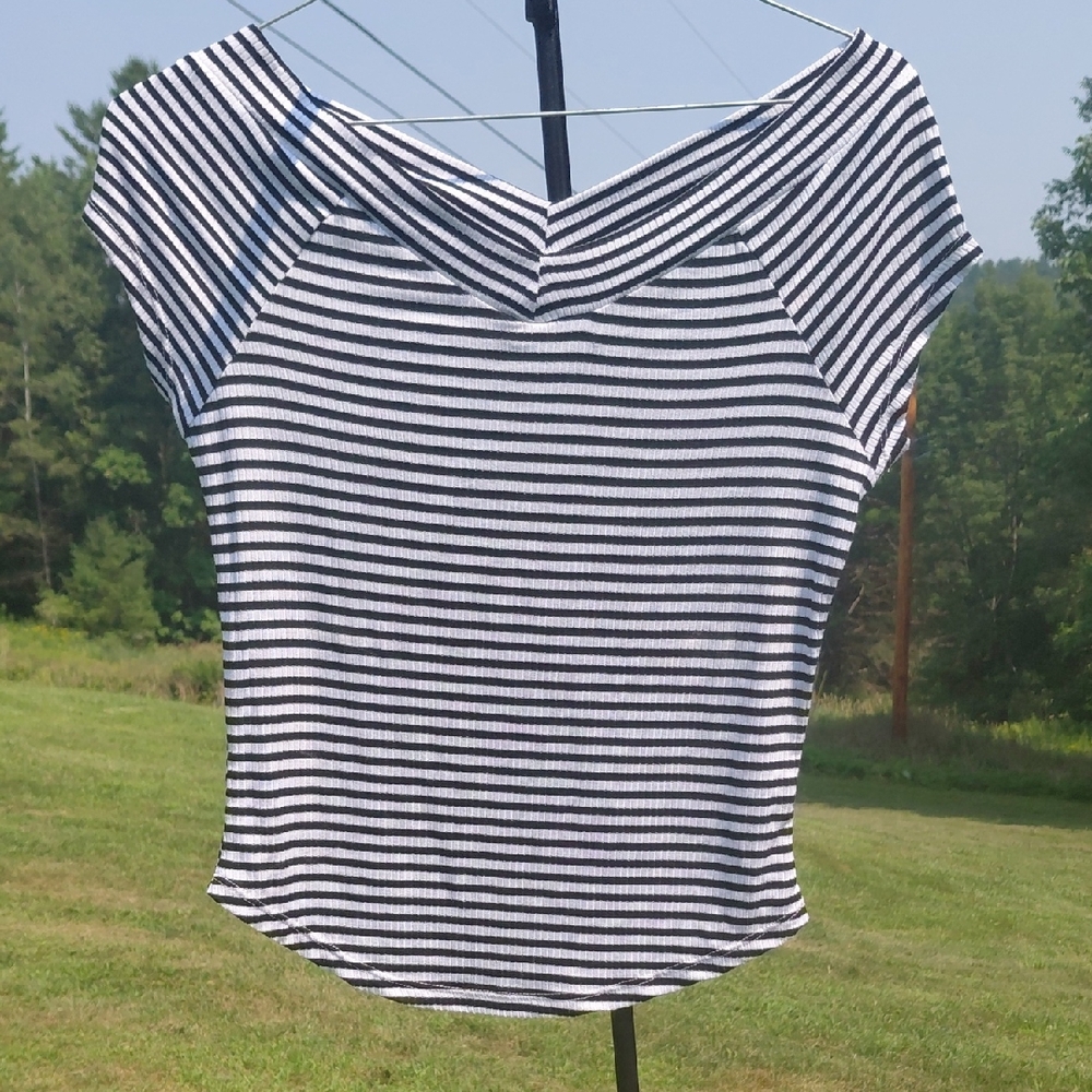 No Boundaries Black and White Striped Short Sleeve Top